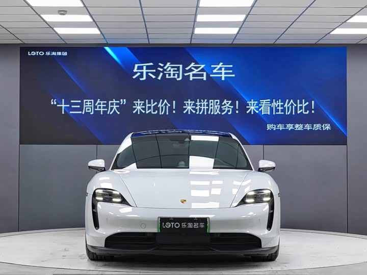 Фото 2 - Porsche Taycan