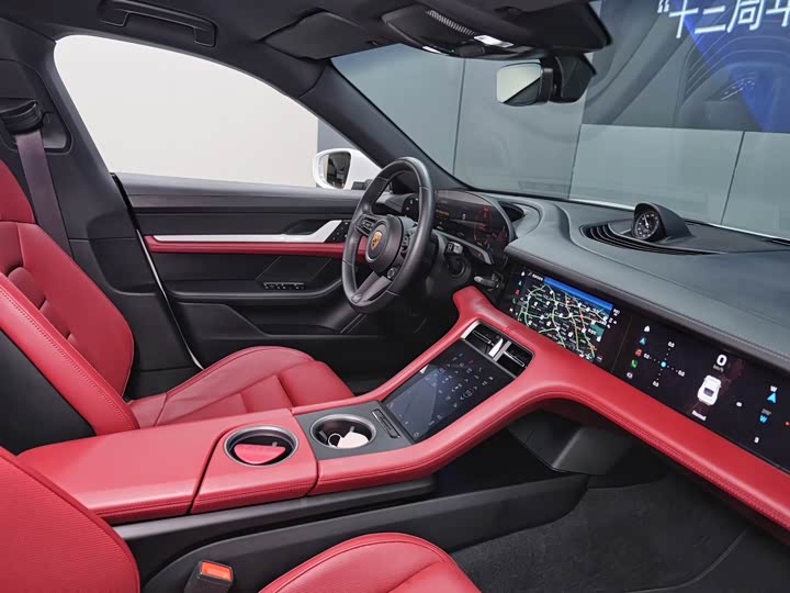 Фото 7 - Porsche Taycan