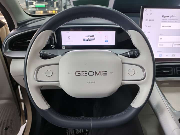 Фото 10 - Geely Galaxy Geome