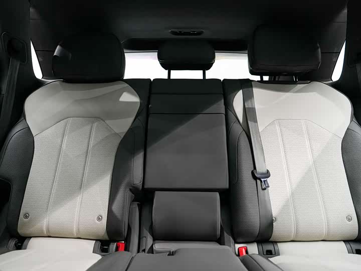 Фото 33 - Bentley Bentayga