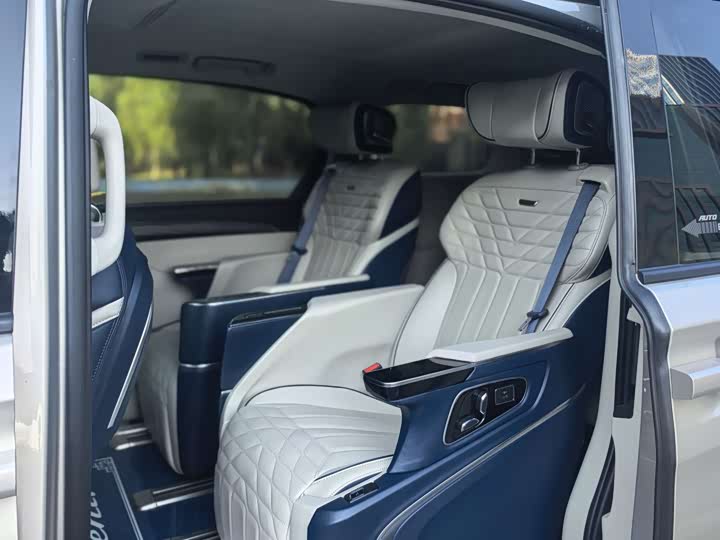 Фото 5 - Buick GL8 ES