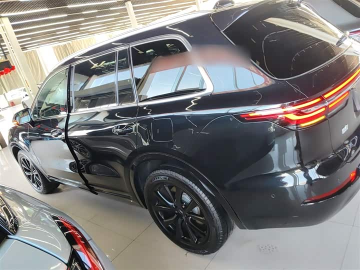 Фото 5 - LiXiang One