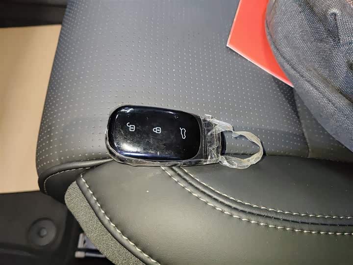 Фото 9 - LiXiang One