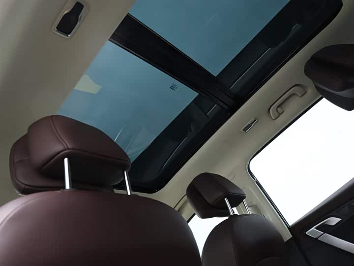 Фото 14 - Geely Jiaji