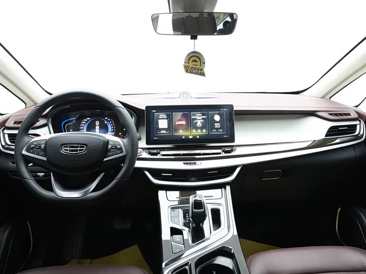 Фото 15 - Geely Jiaji