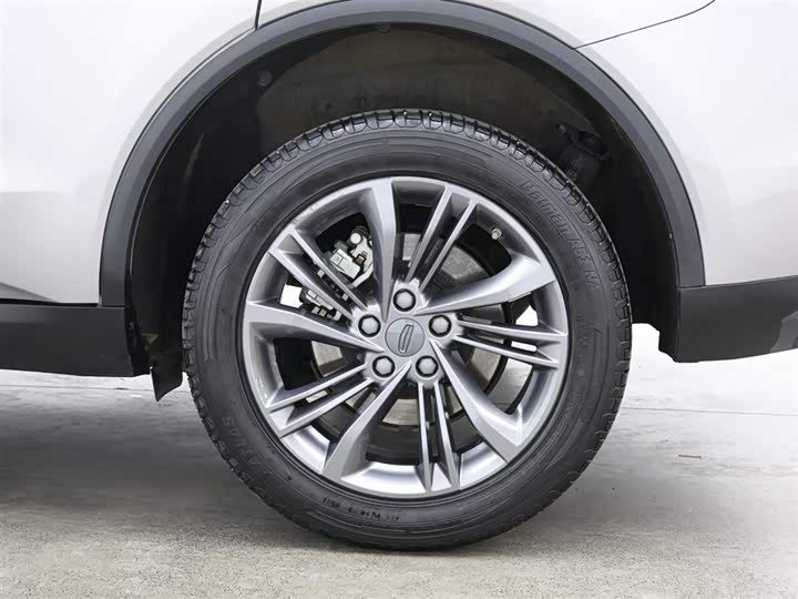 Фото 9 - Geely Jiaji