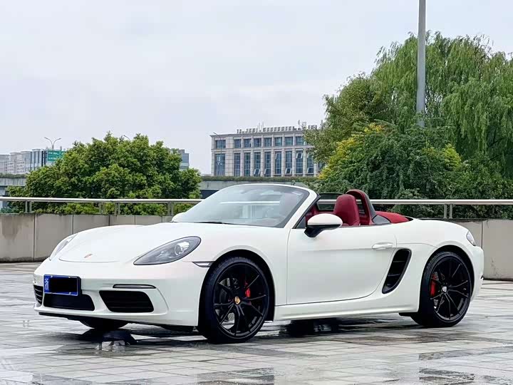 Фото 1 - Porsche 718