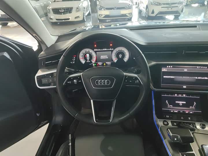 Фото 11 - Audi A6L