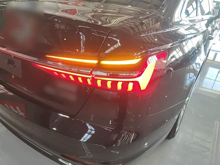 Фото 8 - Audi A6L