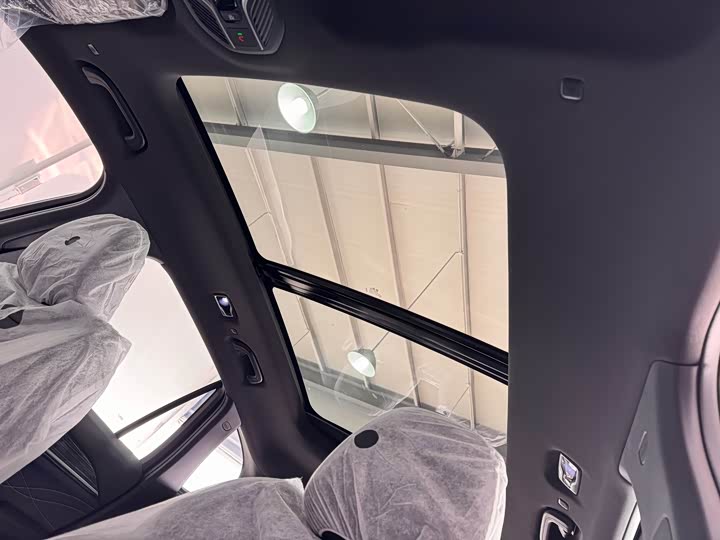 Фото 14 - Geely Monjaro