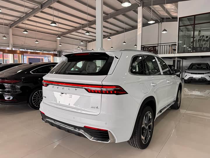 Фото 4 - Geely Monjaro