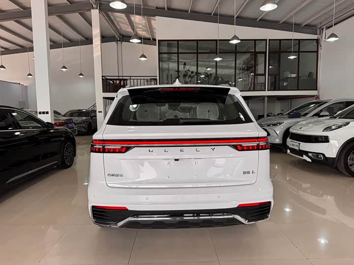 Фото 5 - Geely Monjaro