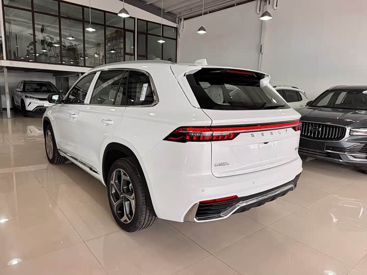 Фото 6 - Geely Monjaro