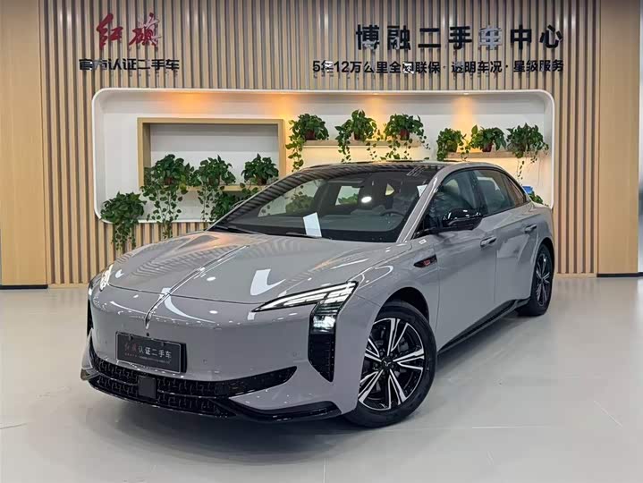 Фото 1 - Hongqi EH7