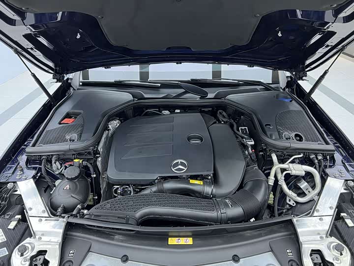 Photo 27 - Mercedes-Benz E-Class