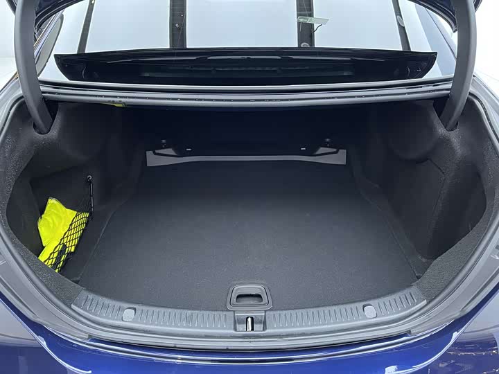 Photo 32 - Mercedes-Benz E-Class