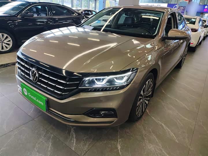 Фото 1 - Volkswagen Passat