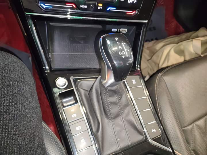 Фото 14 - Volkswagen Passat