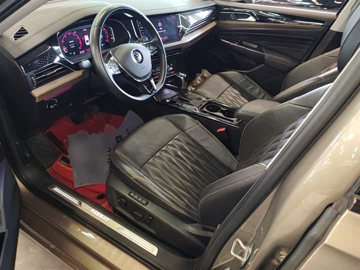 Фото 15 - Volkswagen Passat