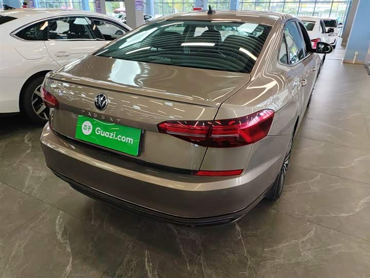 Фото 7 - Volkswagen Passat