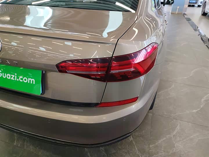 Фото 8 - Volkswagen Passat