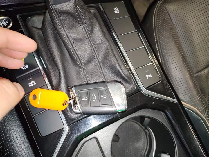 Фото 9 - Volkswagen Passat