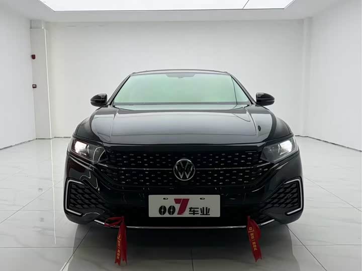 Фото 2 - Volkswagen Passat