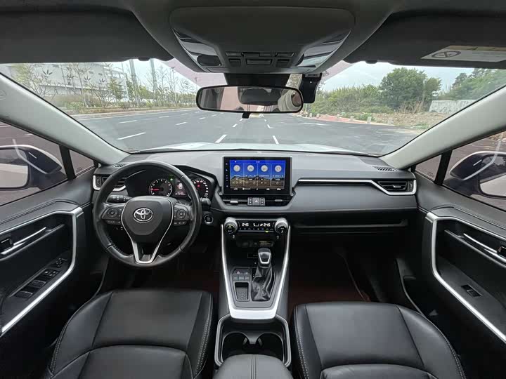 Фото 10 - Toyota Wildlander