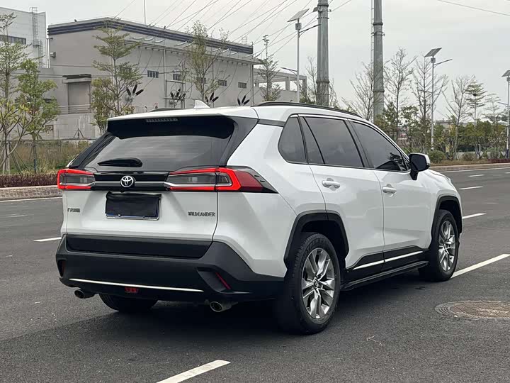 Фото 4 - Toyota Wildlander