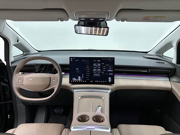 Фото 11 - XPeng X9