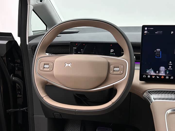 Фото 18 - XPeng X9