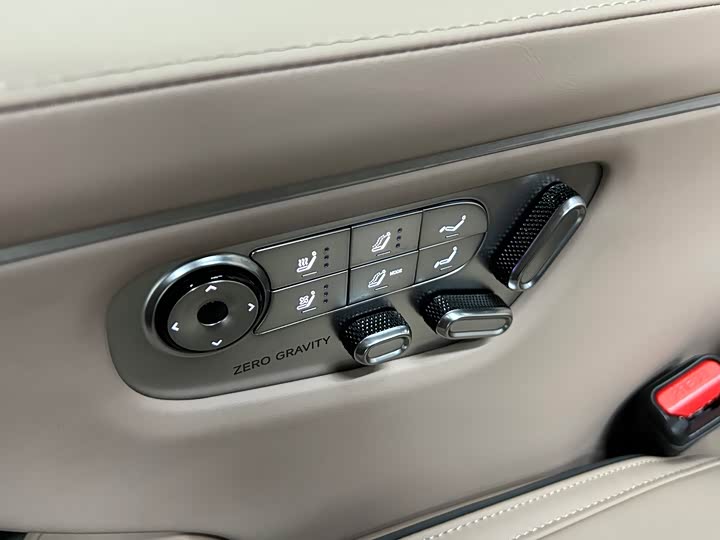 Фото 24 - XPeng X9