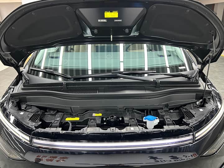 Фото 28 - XPeng X9