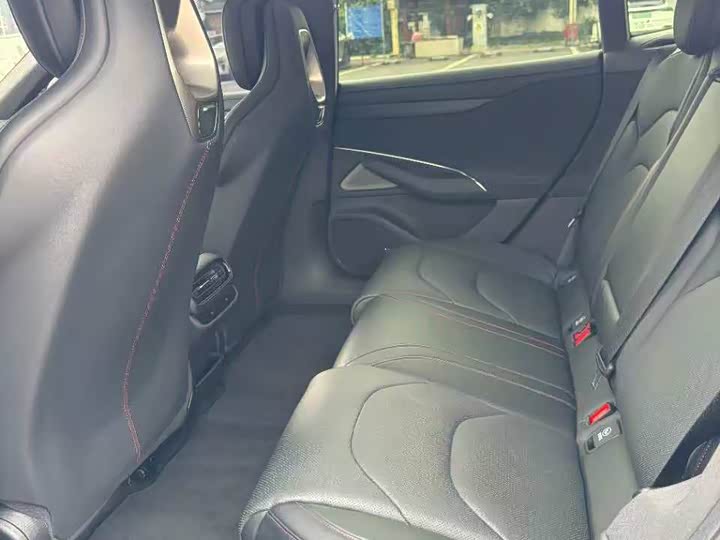 Фото 4 - Xiaomi SU7