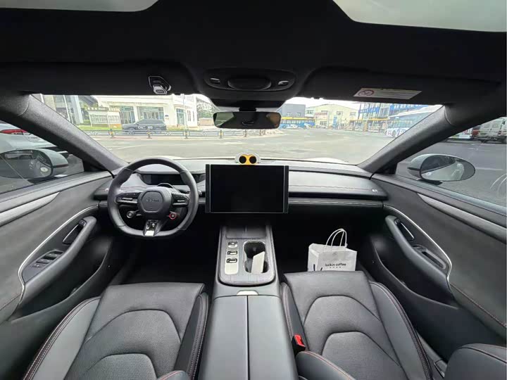 Фото 5 - Xiaomi SU7