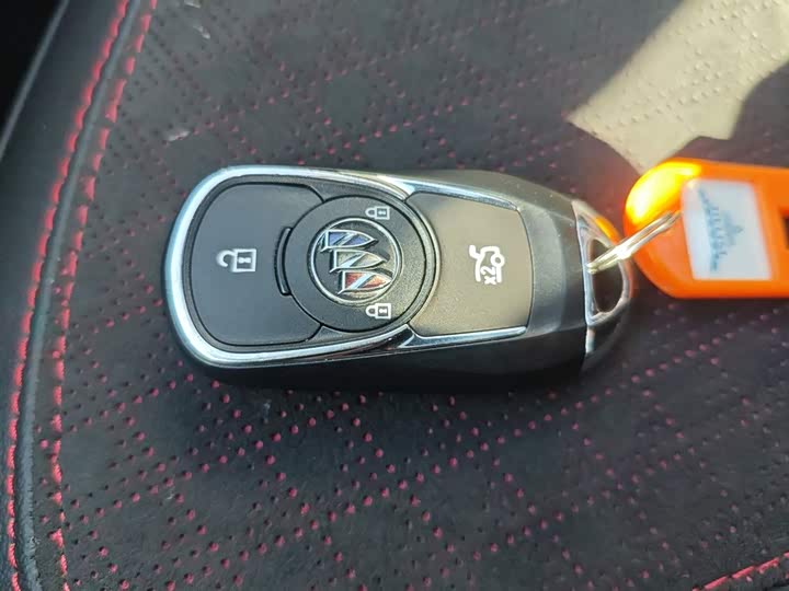 Фото 9 - Buick Verano