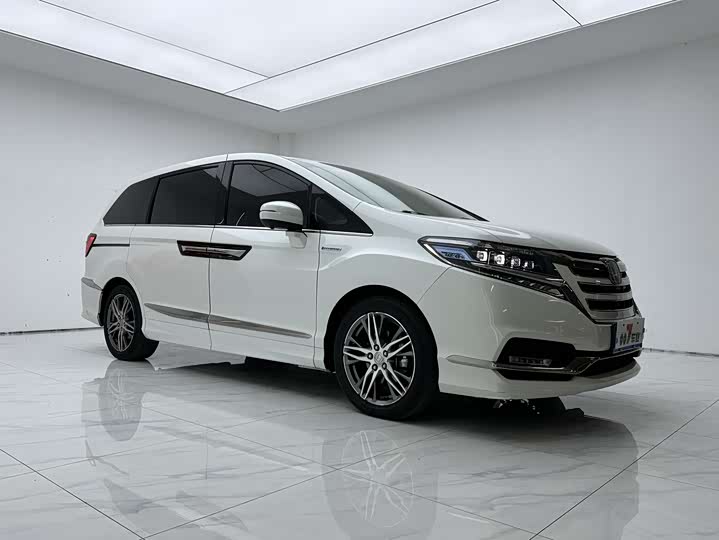 Фото 2 - Honda Elysion