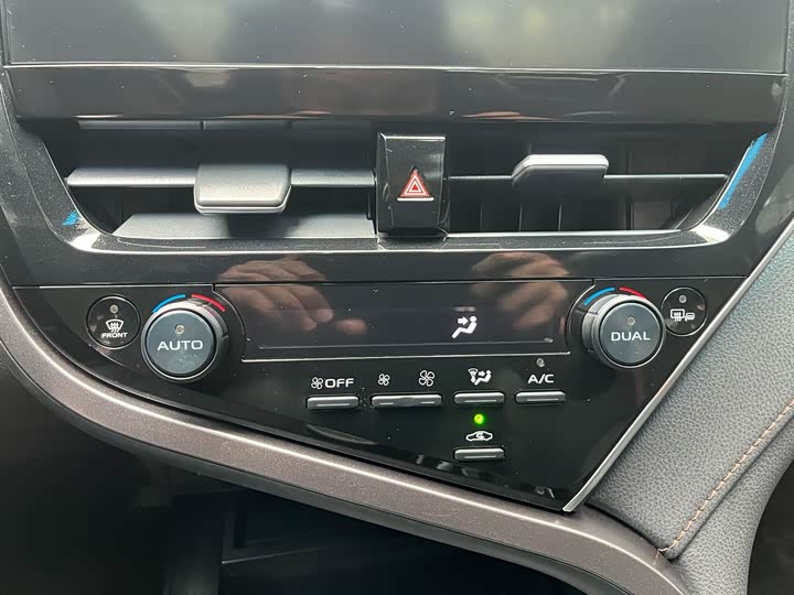 Фото 34 - Toyota Camry