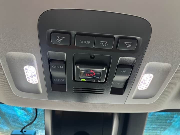 Фото 35 - Toyota Camry