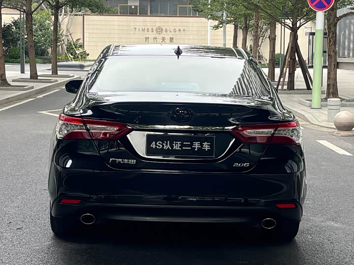 Фото 6 - Toyota Camry