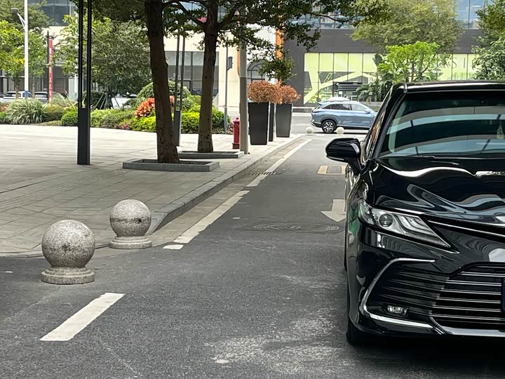 Фото 7 - Toyota Camry