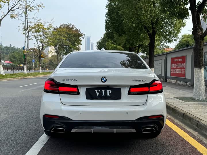 Фото 10 - BMW 5 Series