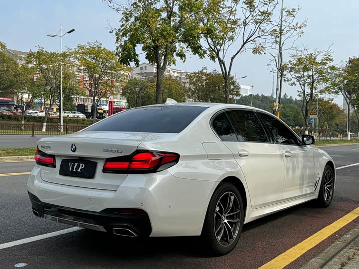 Фото 11 - BMW 5 Series