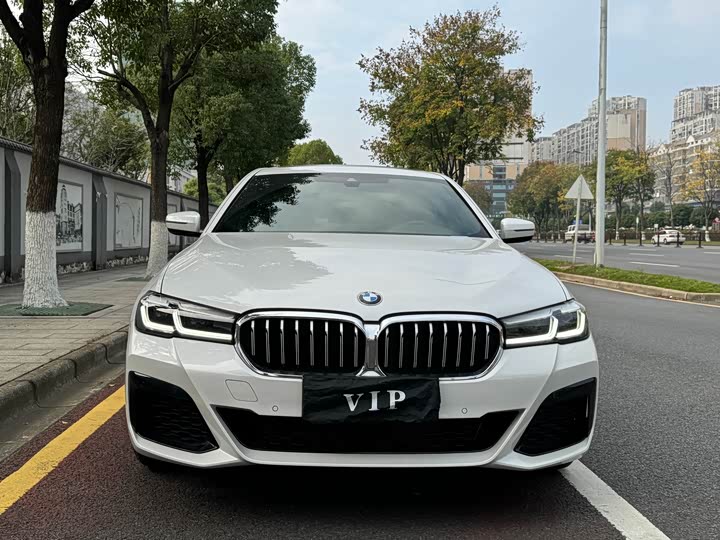 Фото 3 - BMW 5 Series