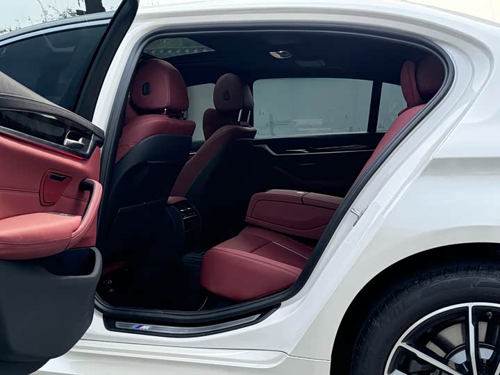 Фото 5 - BMW 5 Series