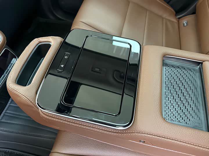 Фото 14 - Mercedes-Benz GLS-Class