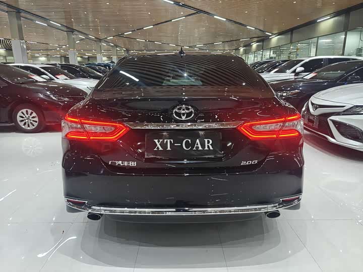 Фото 15 - Toyota Camry