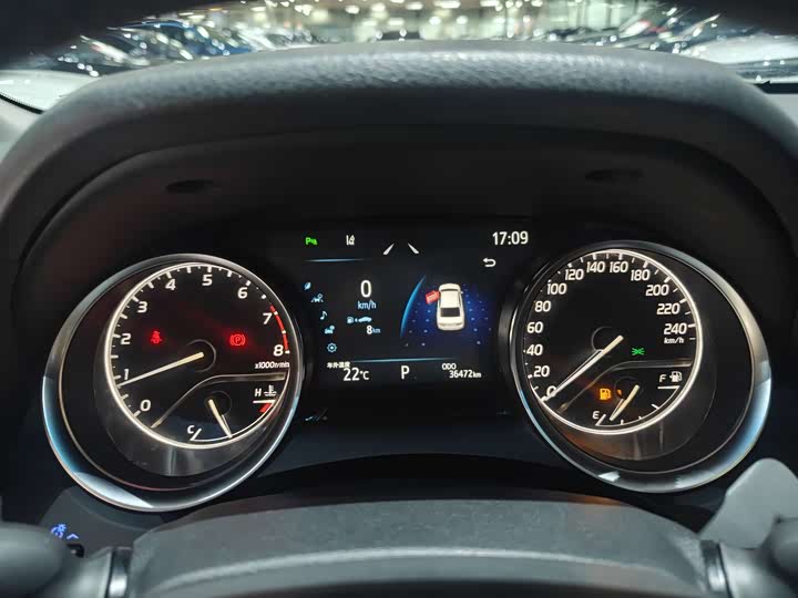 Фото 7 - Toyota Camry