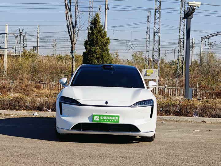 Фото 2 - Luxeed R7