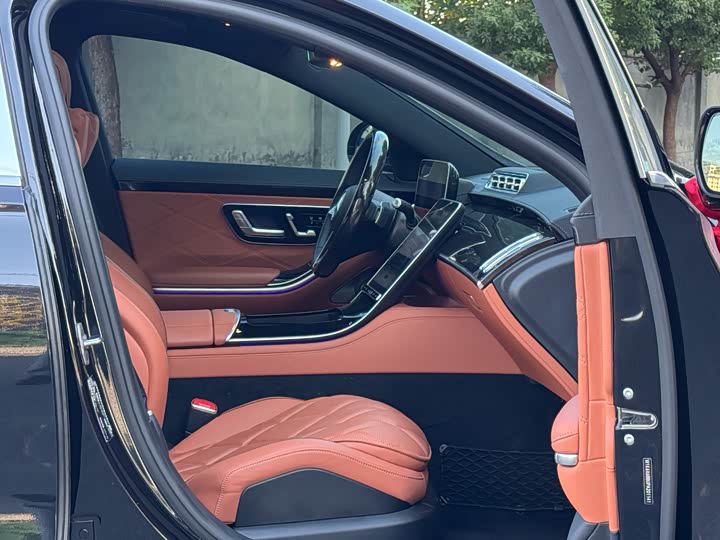 Фото 11 - Mercedes-Benz Maybach S-Class